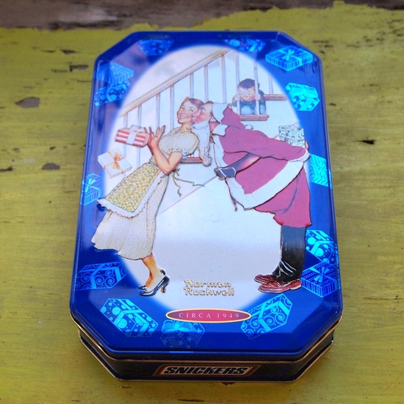 Vintage Norman Rockwell Tin  Snickers 2001 Christmas Decor Santa Kissing Mom - Picture 6 of 12